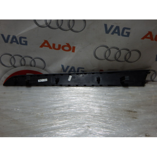 Накладка дверей AUDI A4 8K0867419 2008-2016