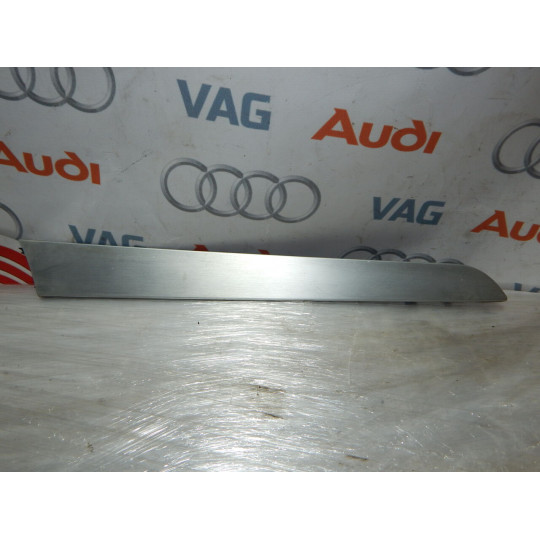 Накладка дверей AUDI A4 8K0867419 2008-2016