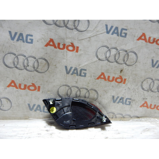 Решетка динамика торпеды AUDI A4 8W1857228 2016-2020