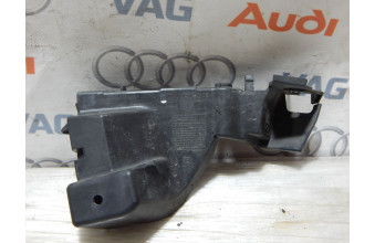 Кронштейн (напрямна) правой фары AUDI Q5 8R0807284B 2009-2010