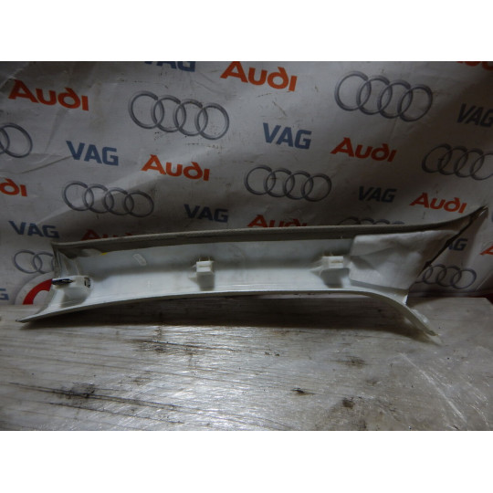 Отделка стойки правой AUDI Q5 8R0867234B 2009-2017