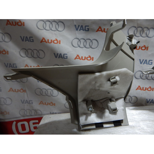 Облицювання стійки права AUDI Q5 8R0867246H 2009-2012