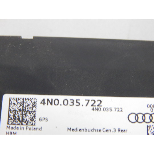 Разъем для подключения внешних аудио источников AUDI Q7 4N0035722 2016-2022