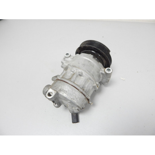 Компрессор кондиционера AUDI A4 8W0816803J 2016-2022