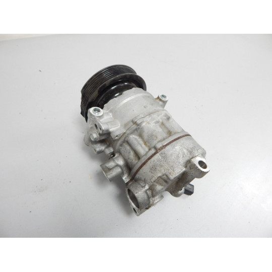 Компрессор кондиционера AUDI A4 8W0816803J 2016-2022